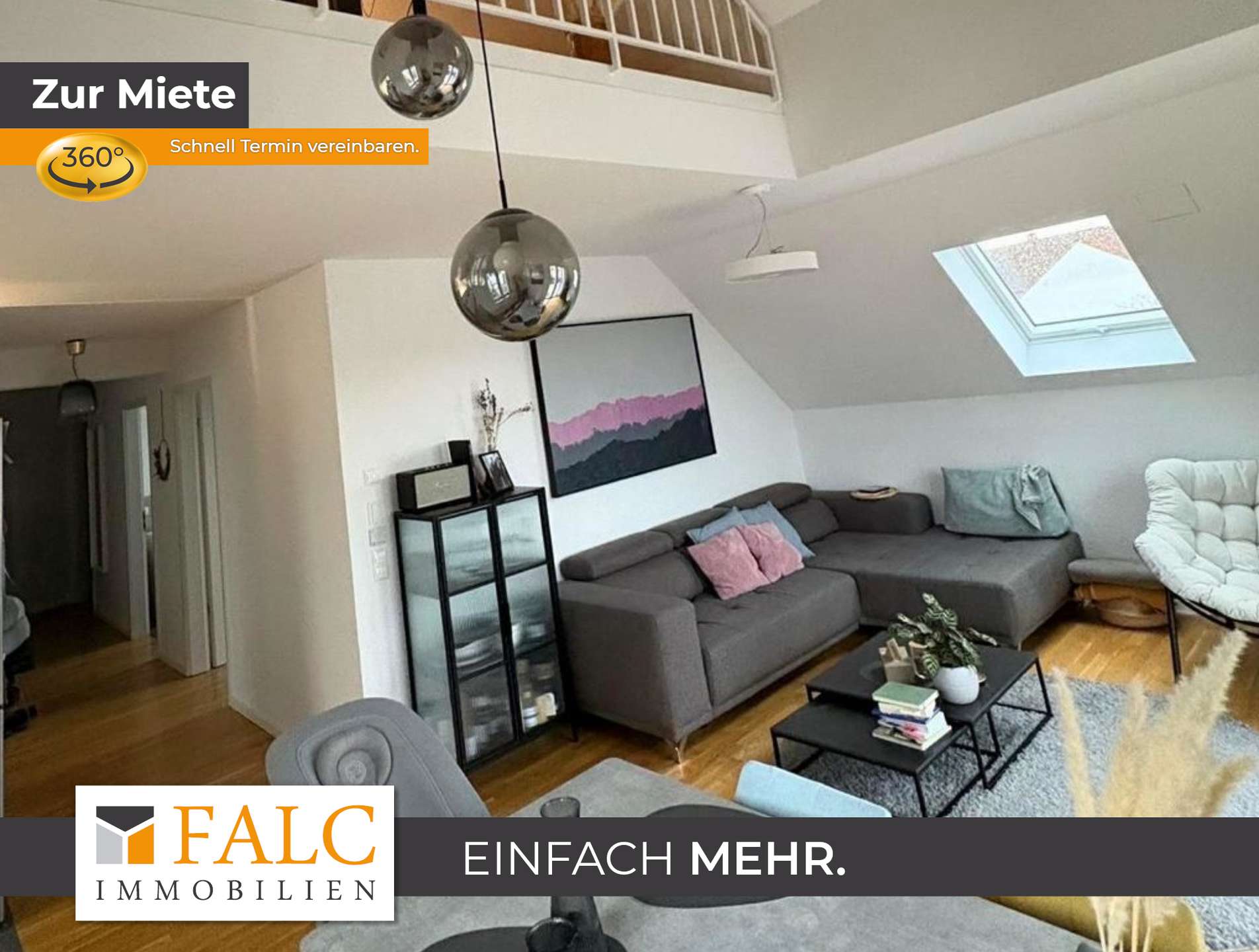 Essbereich mit Blick auf Galerie